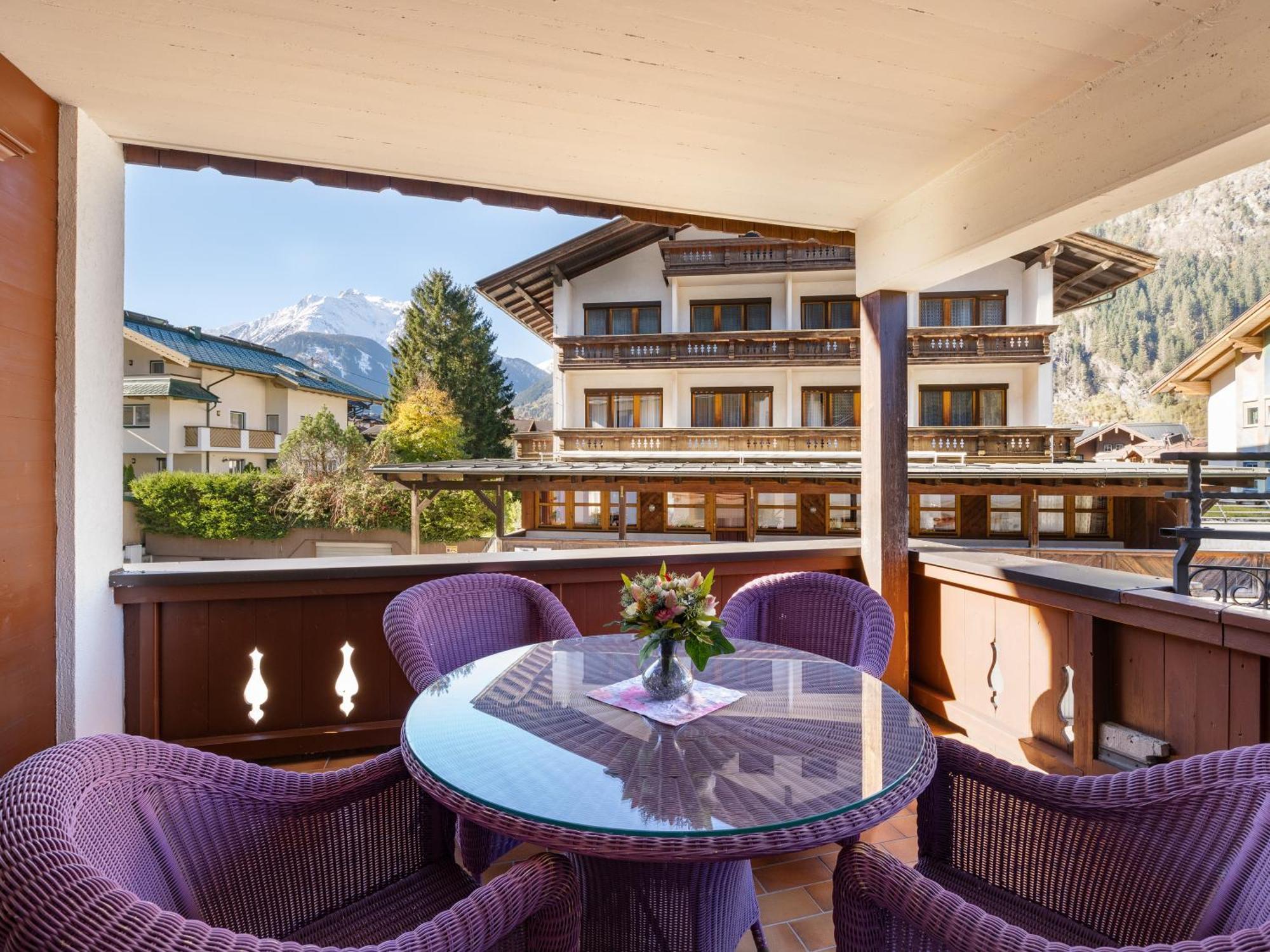Chalet - Appartements Julitta Mayrhofen Exterior photo